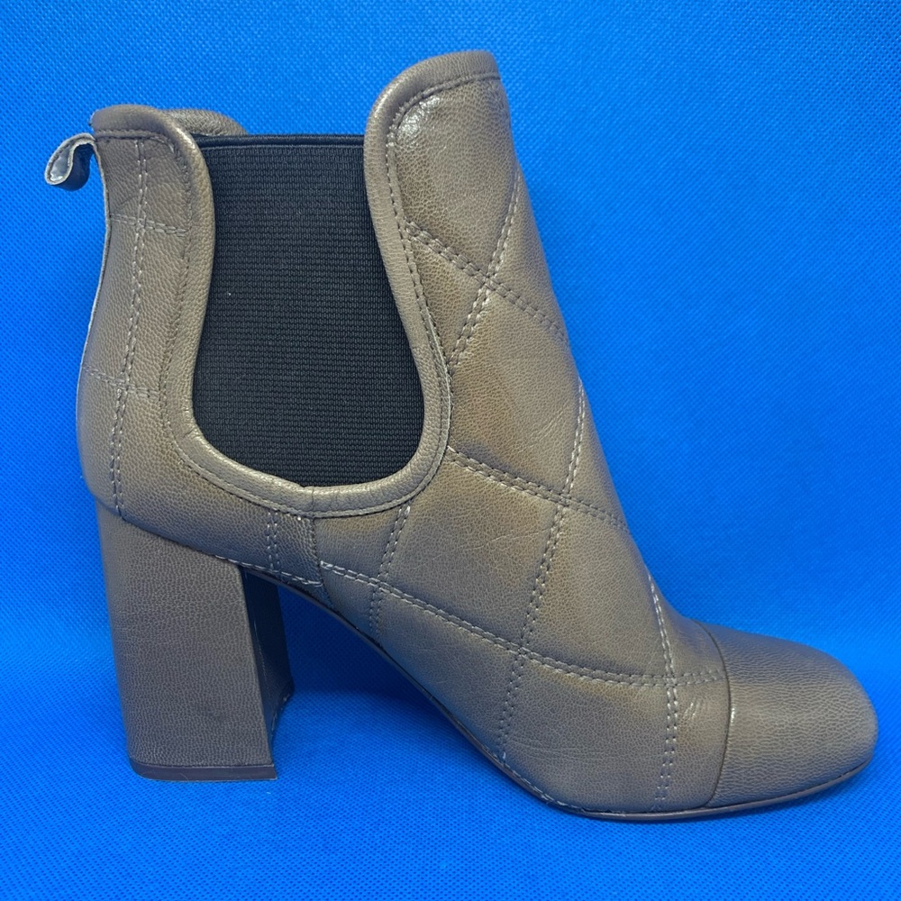 NINE WEST Leather Quilted High Heel Ankle Slip On Boots Booties Women's Size 6M. - Picture 3 of 10